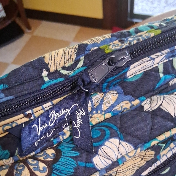 Vera Bradley Blue and Green Floral Travel Bag - Picture 2 of 9